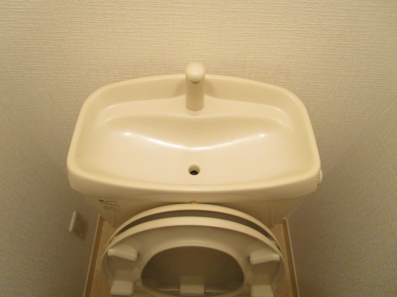 トイレ掃除 タンク上の手洗い部分